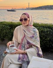 aleyna güzel’in tercihi petunya floş şal  2
