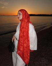 sümeyye tural’ın tercihi amour floş şal 
